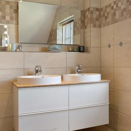 Komfortables Allee דירה